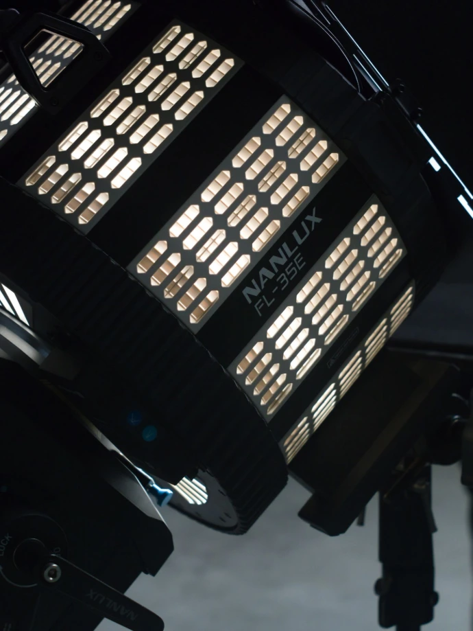 nanlite 2000W fresnel